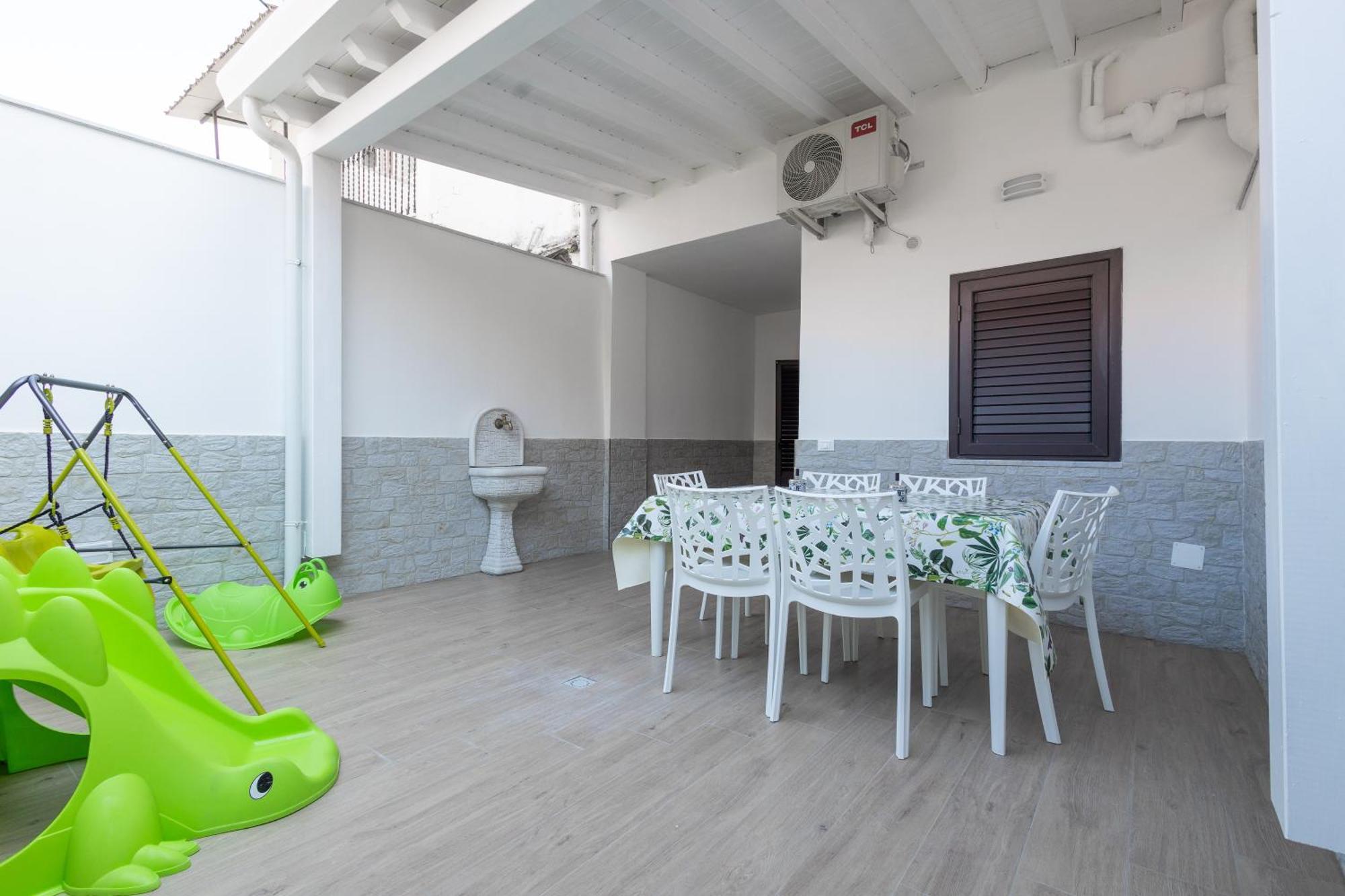 Ludo Holiday House - Charming Con Patio A Due Passi Dalla Cattedrale Palermo Eksteriør billede